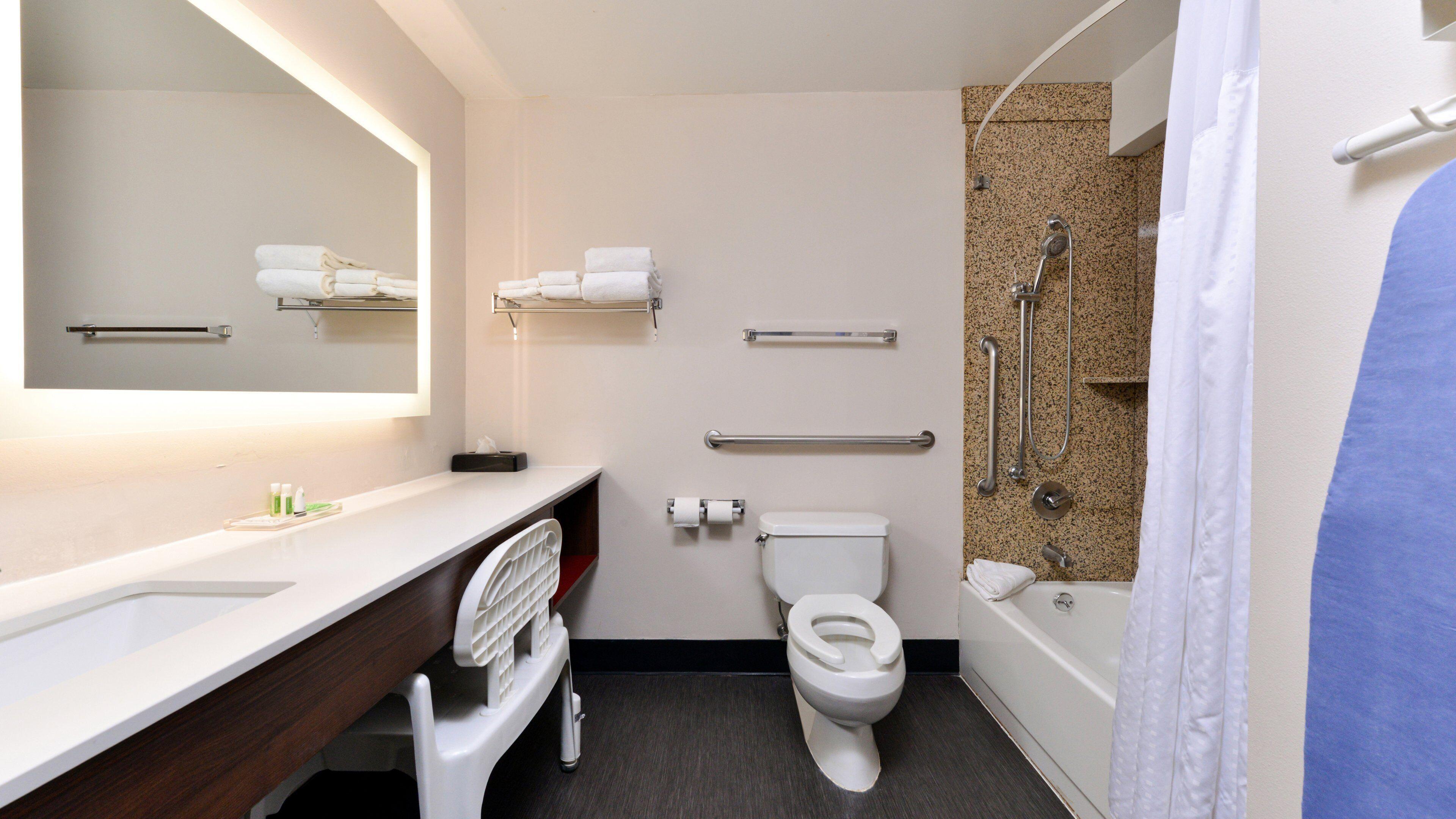 King Room Mobility Access or Hearing Accessible,1132406910:JPEG